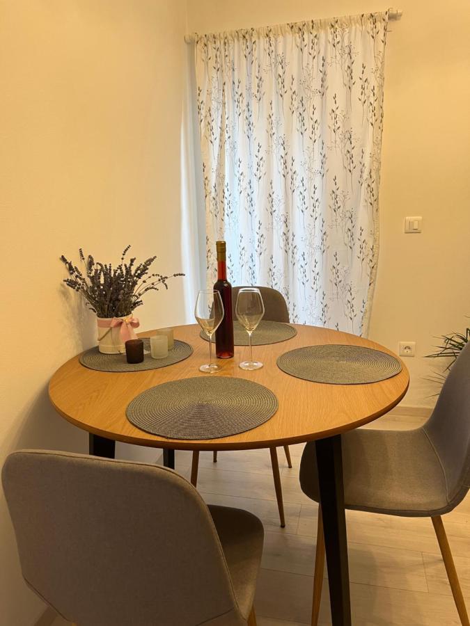 Apartment A & N With Free Private Parking Пула Экстерьер фото